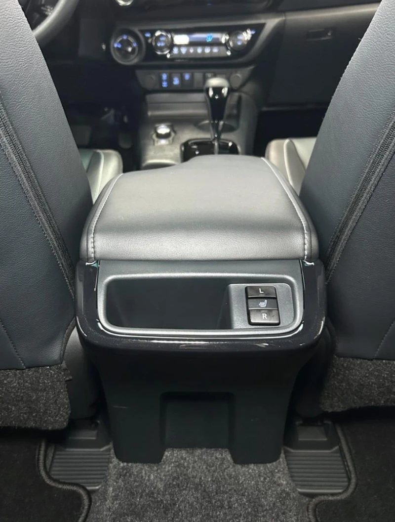 Toyota Hilux 2.8 D-4D/MILD HYBRID/INVINCIBLE/DOUBLE CAB/JBL/360, снимка 17 - Автомобили и джипове - 53557771