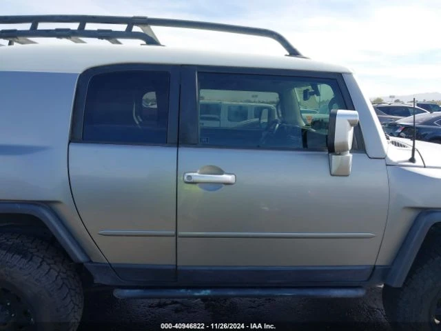 Toyota Fj cruiser, снимка 11 - Автомобили и джипове - 48319959