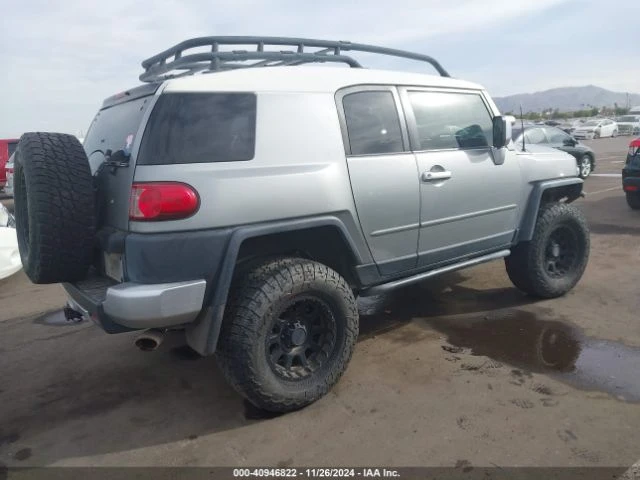 Toyota Fj cruiser, снимка 4 - Автомобили и джипове - 48319959