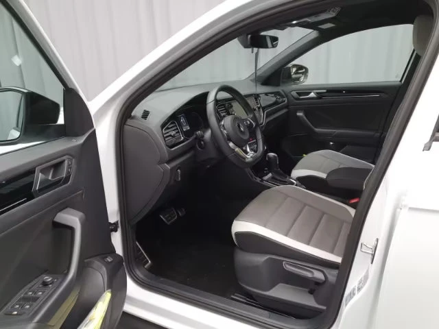VW T-Roc 2.0TDI/R-DESIGN/150HP/4X4/PANO/LED/CAM/KLESS/604z, снимка 7 - Автомобили и джипове - 55280983