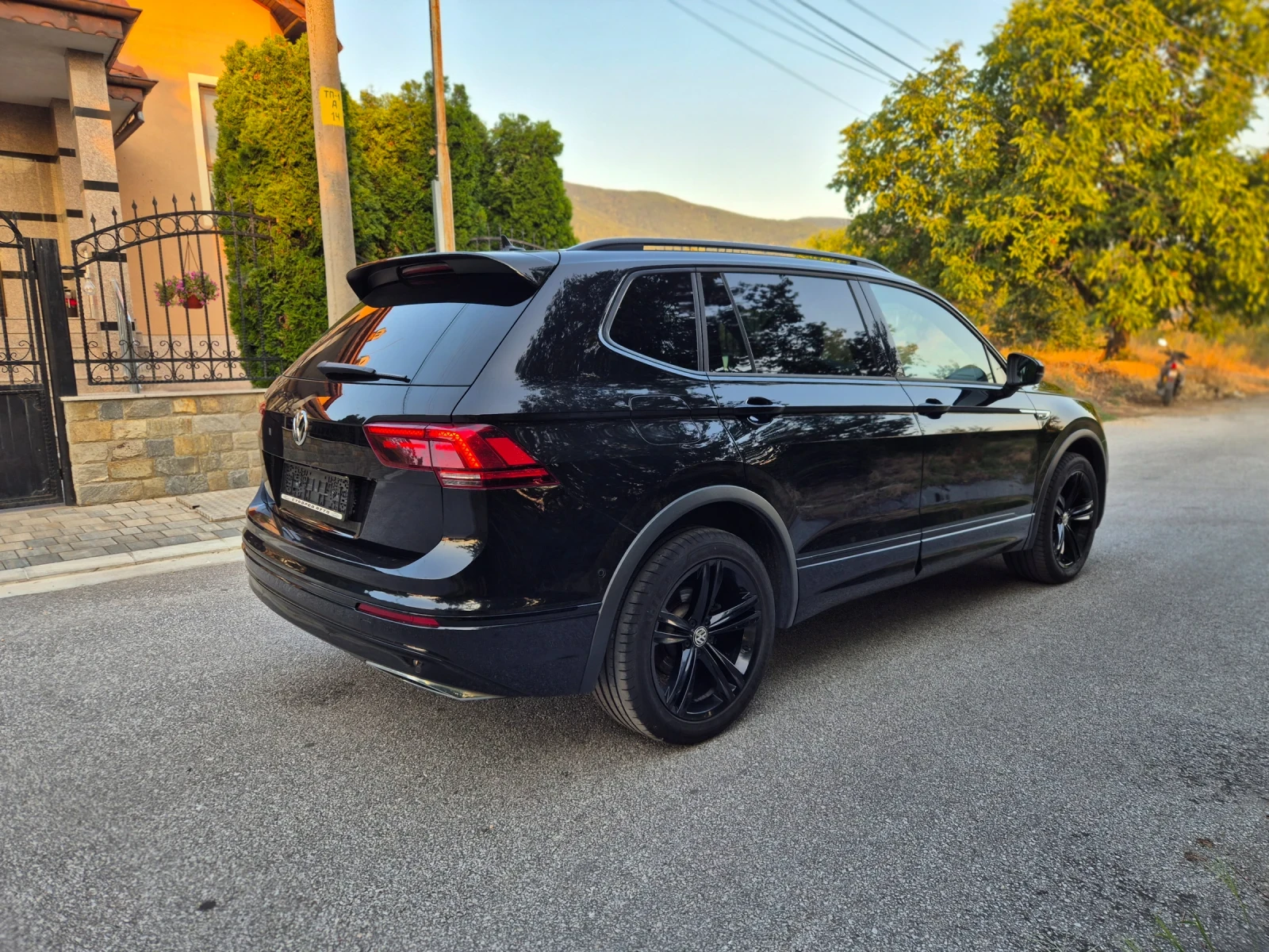 VW Tiguan Rline/2.0D/21г/Allspace - изображение 4