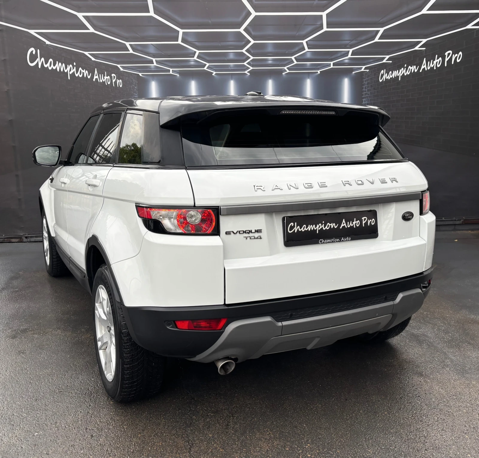 Land Rover Evoque 2.2D - изображение 3