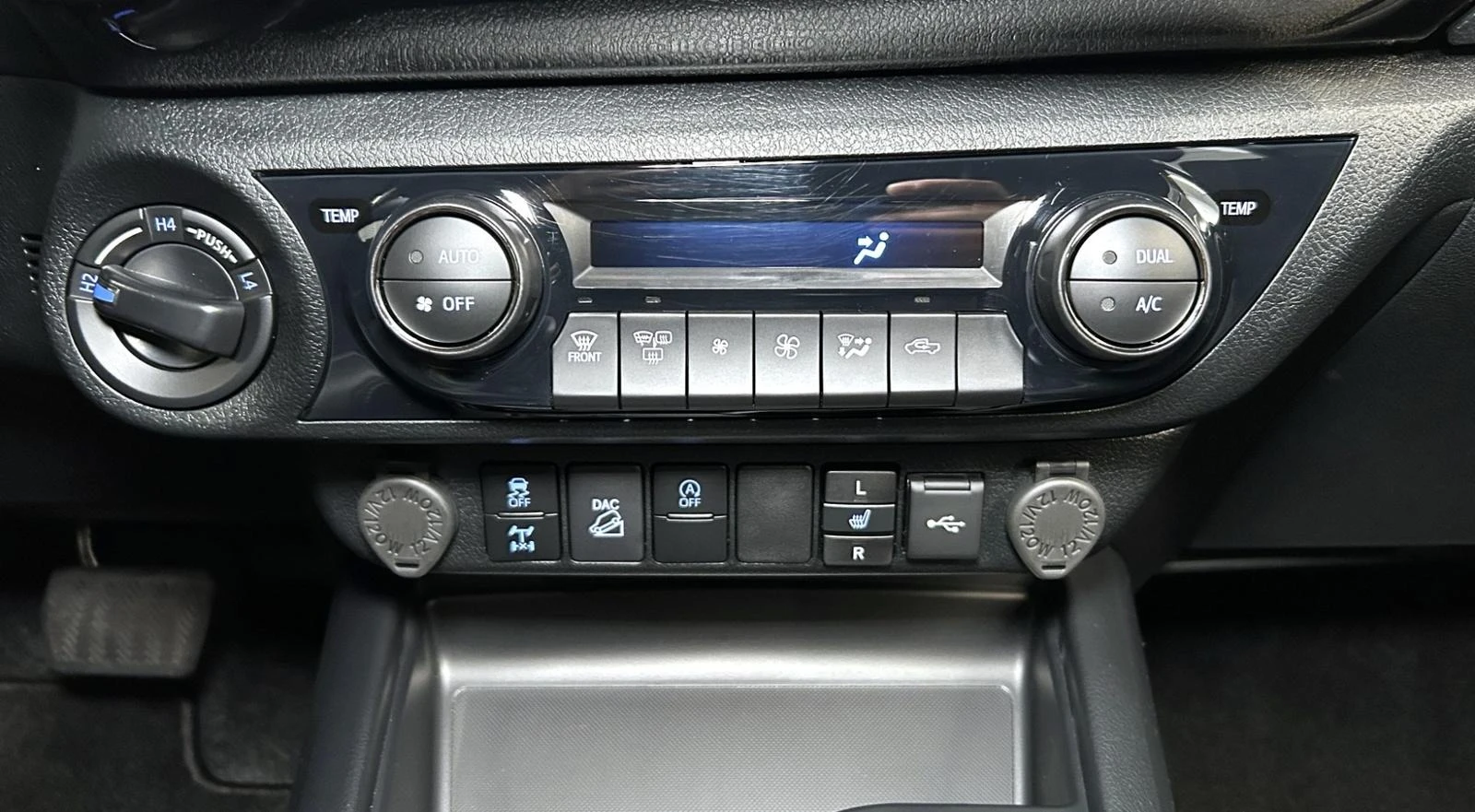 Toyota Hilux 2.8 D-4D/MILD HYBRID/INVINCIBLE/DOUBLE CAB/JBL/360 | Mobile.bg � ����������� 13