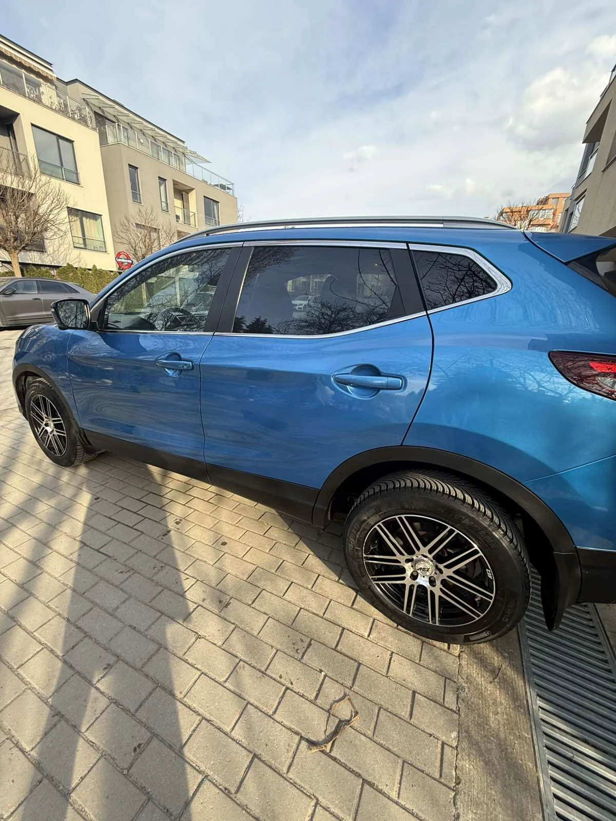 Nissan Qashqai 1.2 DIG-T Automatic Tekna, снимка 3 - Автомобили и джипове - 53765729