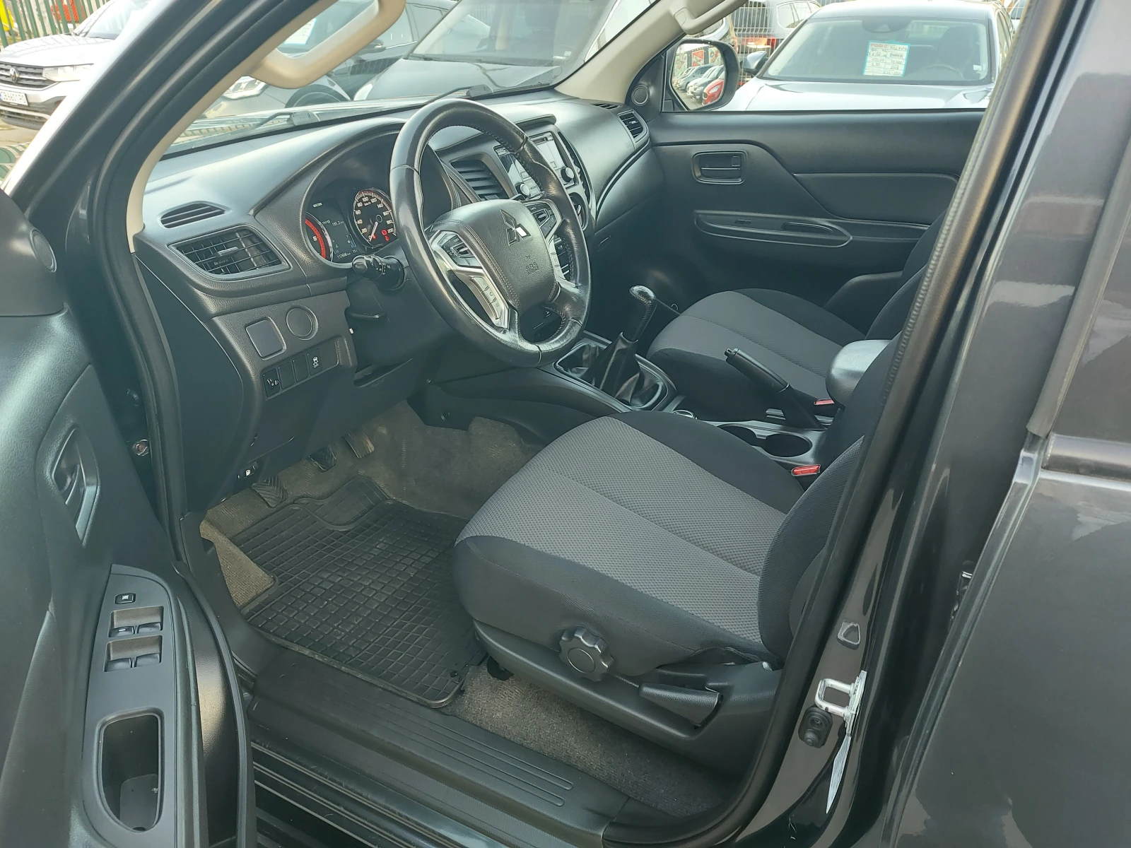 Mitsubishi L200 * DK* 2.2 DI-D* Intence* 4 WD* 6 MT* 117 600 км!, снимка 7 - Автомобили и джипове - 53785684