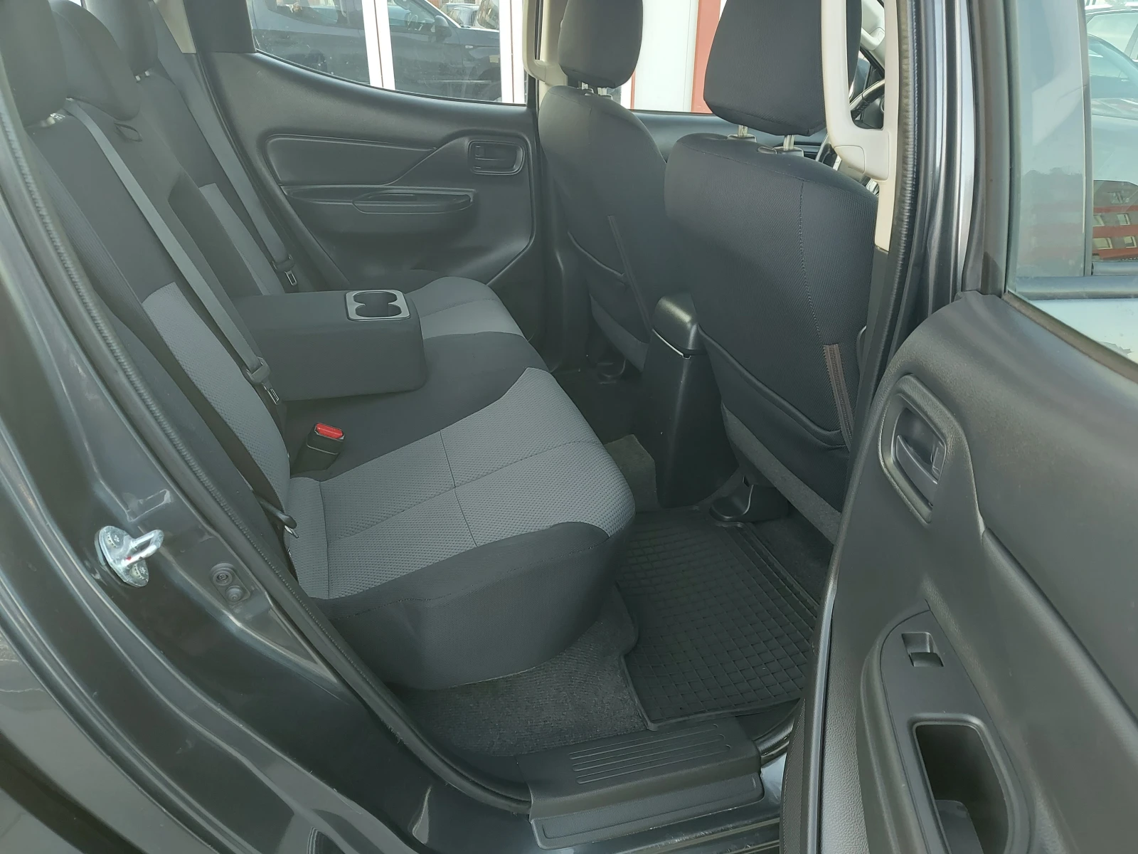 Mitsubishi L200 * DK* 2.2 DI-D* Intence* 4 WD* 6 MT* 117 600 км!, снимка 14 - Автомобили и джипове - 53785684