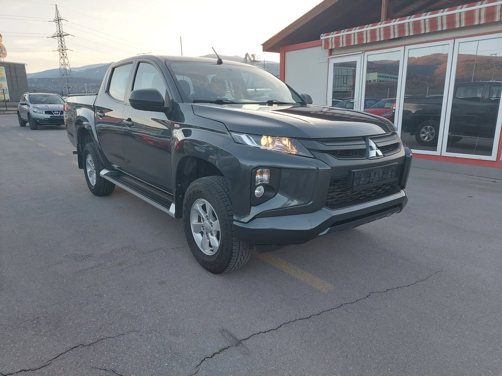 Mitsubishi L200 * DK* 2.2 DI-D* Intence* 4 WD* 6 MT* 117 600 км!, снимка 3 - Автомобили и джипове - 53785684
