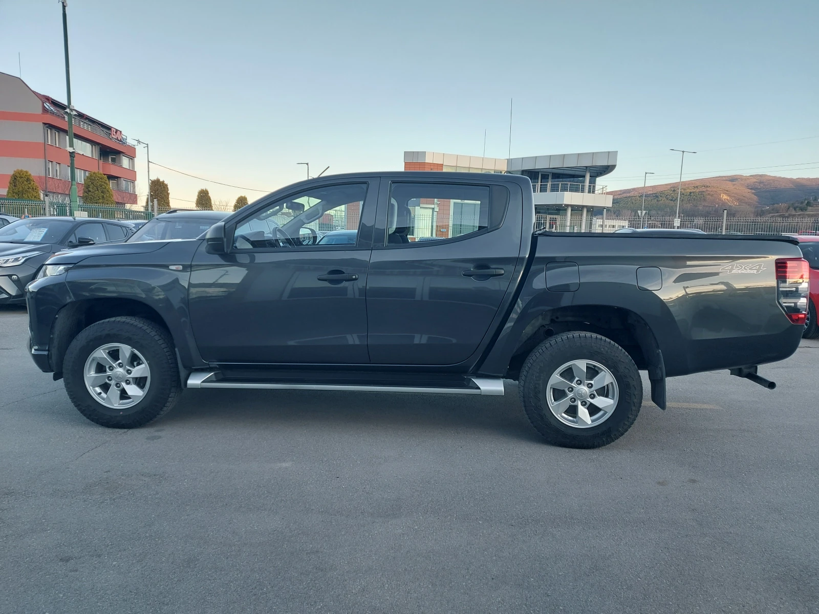 Mitsubishi L200 * DK* 2.2 DI-D* Intence* 4 WD* 6 MT* 117 600 км!, снимка 4 - Автомобили и джипове - 53785684