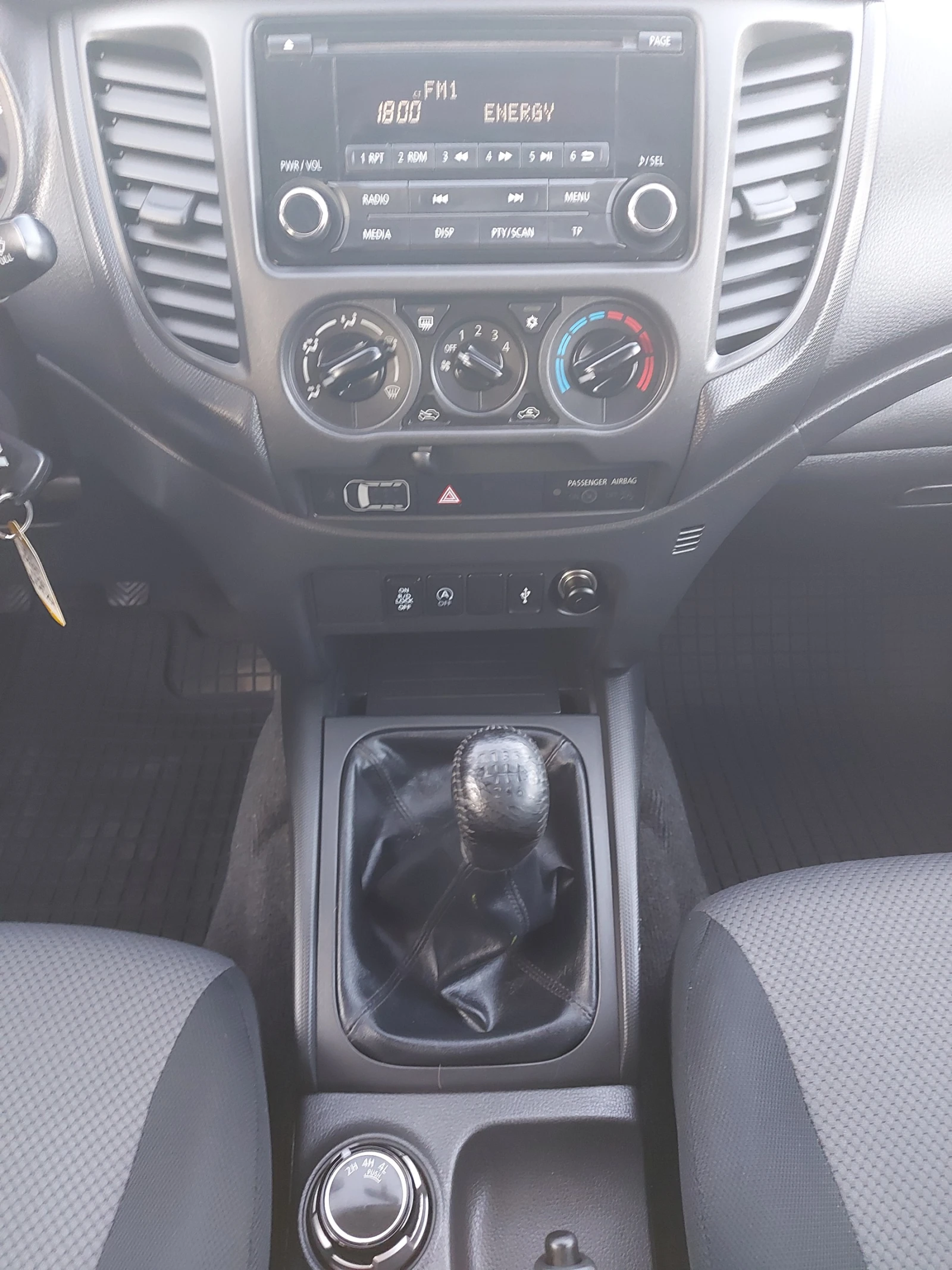 Mitsubishi L200 * DK* 2.2 DI-D* Intence* 4 WD* 6 MT* 117 600 км!, снимка 13 - Автомобили и джипове - 53785684