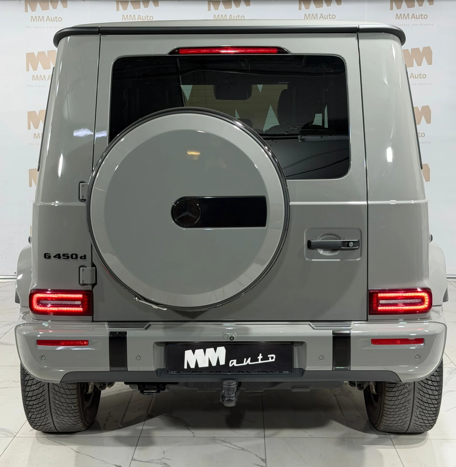 Mercedes-Benz G 450 d AMG* Exclusive* Manufaktur* Night* 360* Face, снимка 5 - Автомобили и джипове - 53894411