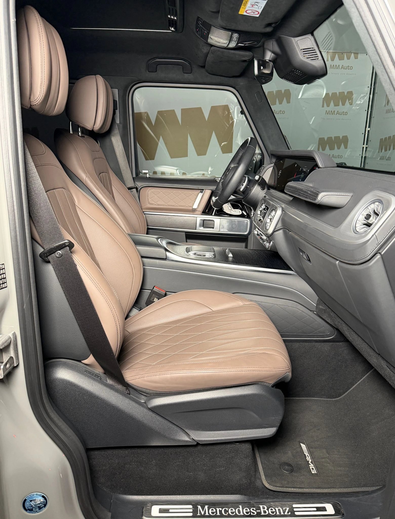 Mercedes-Benz G 450 d AMG* Exclusive* Manufaktur* Night* 360* Face, снимка 9 - Автомобили и джипове - 53894411