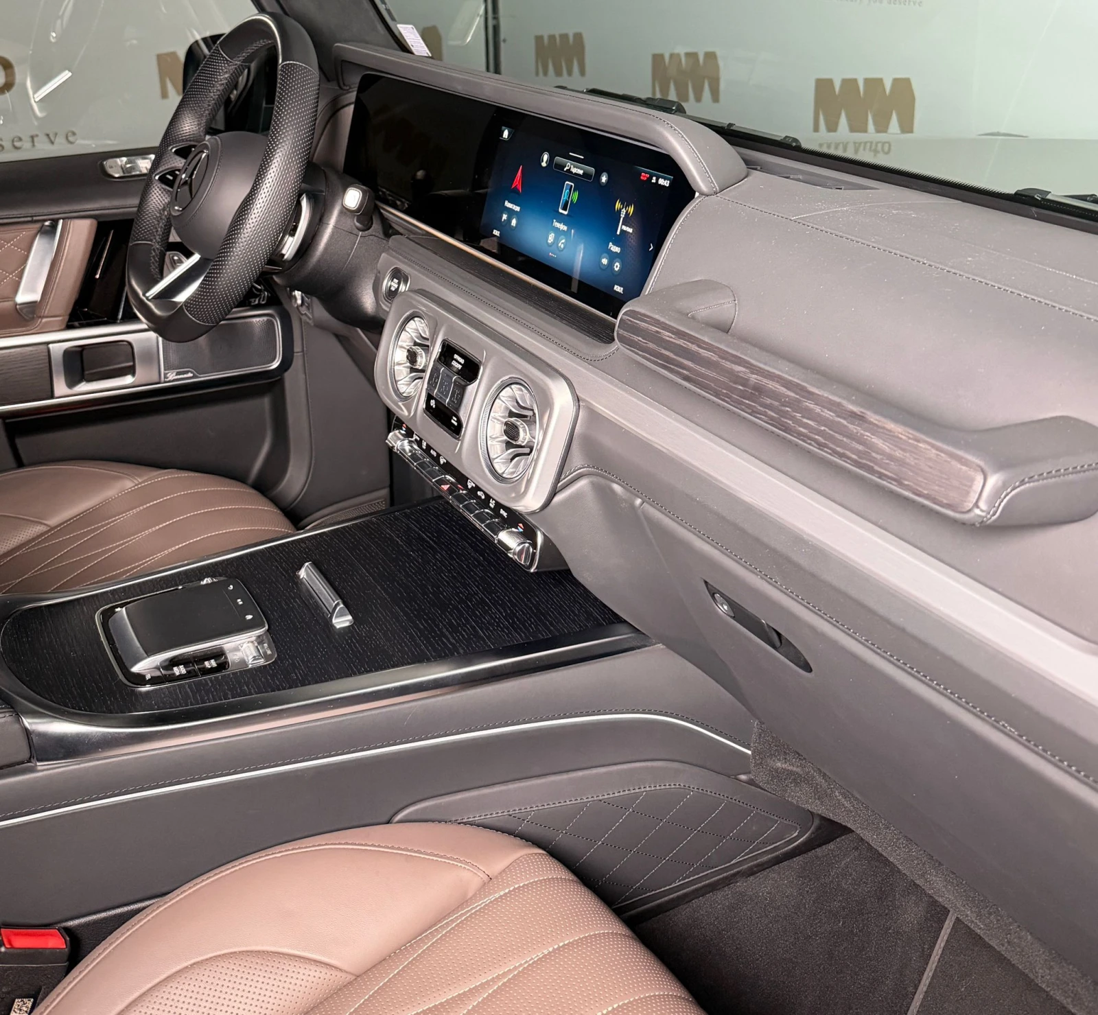 Mercedes-Benz G 450 d AMG* Exclusive* Manufaktur* Night* 360* Face, снимка 12 - Автомобили и джипове - 53894411