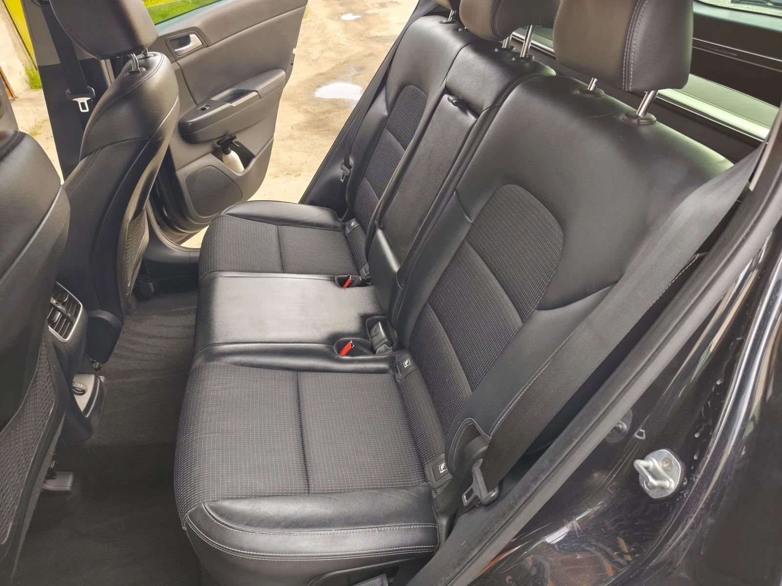 Kia Sportage, снимка 15 - Автомобили и джипове - 54174288