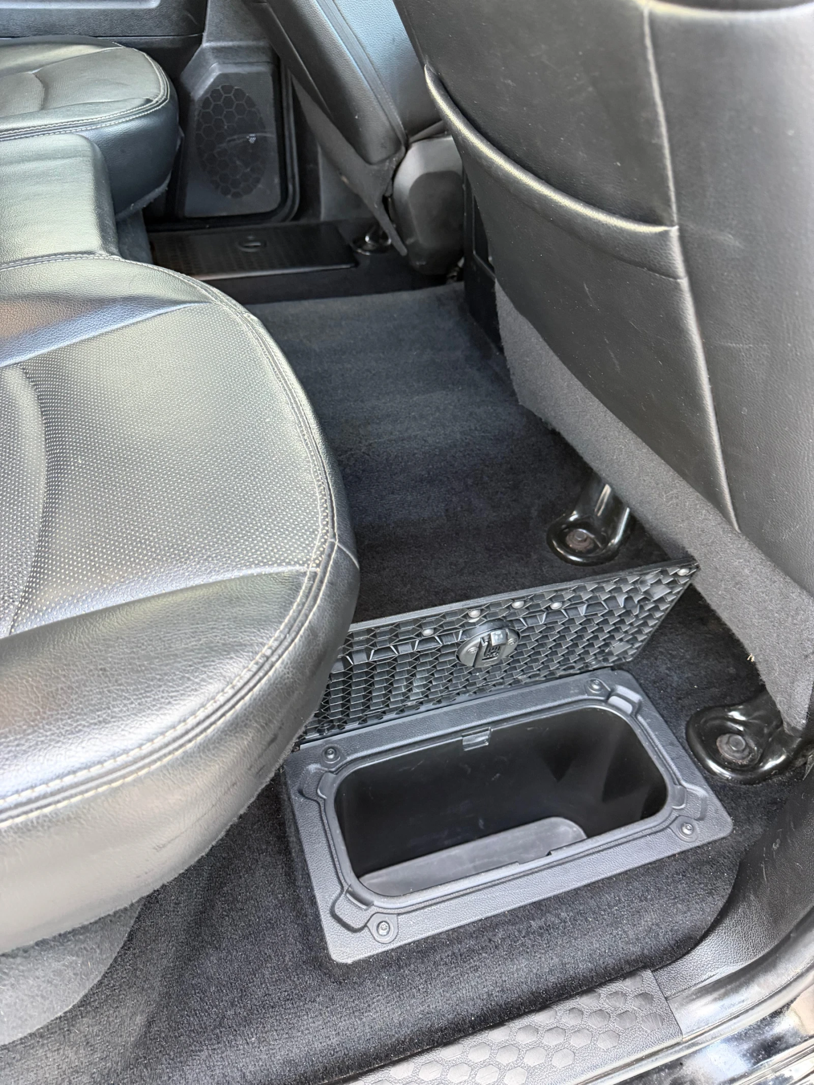 Dodge RAM 1500 5.7 Hemi/Black Edition/LPG/ УНИКАТ, снимка 11 - Автомобили и джипове - 54178527