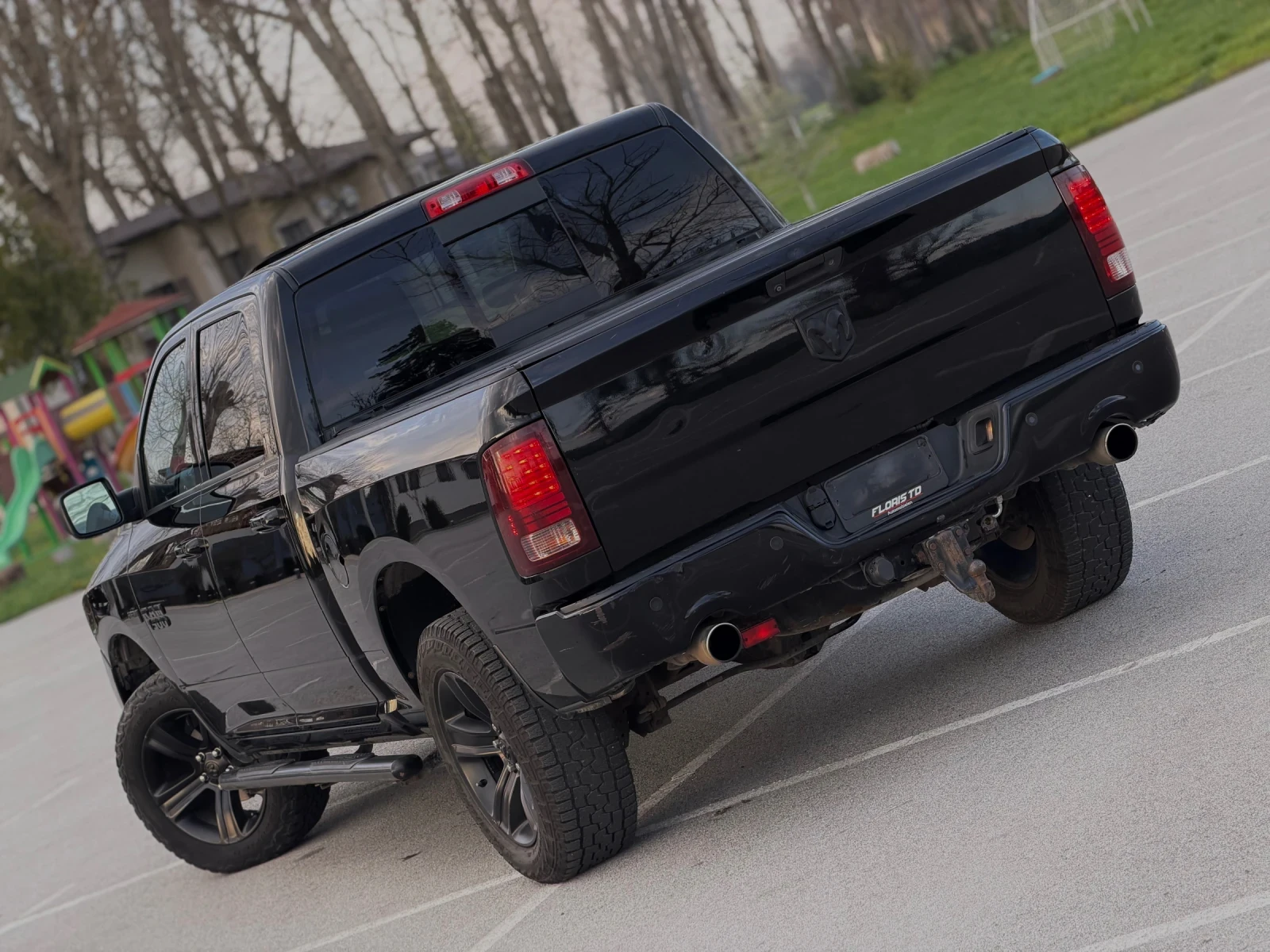 Dodge RAM 1500 5.7 Hemi/Black Edition/LPG/ УНИКАТ, снимка 4 - Автомобили и джипове - 54178527