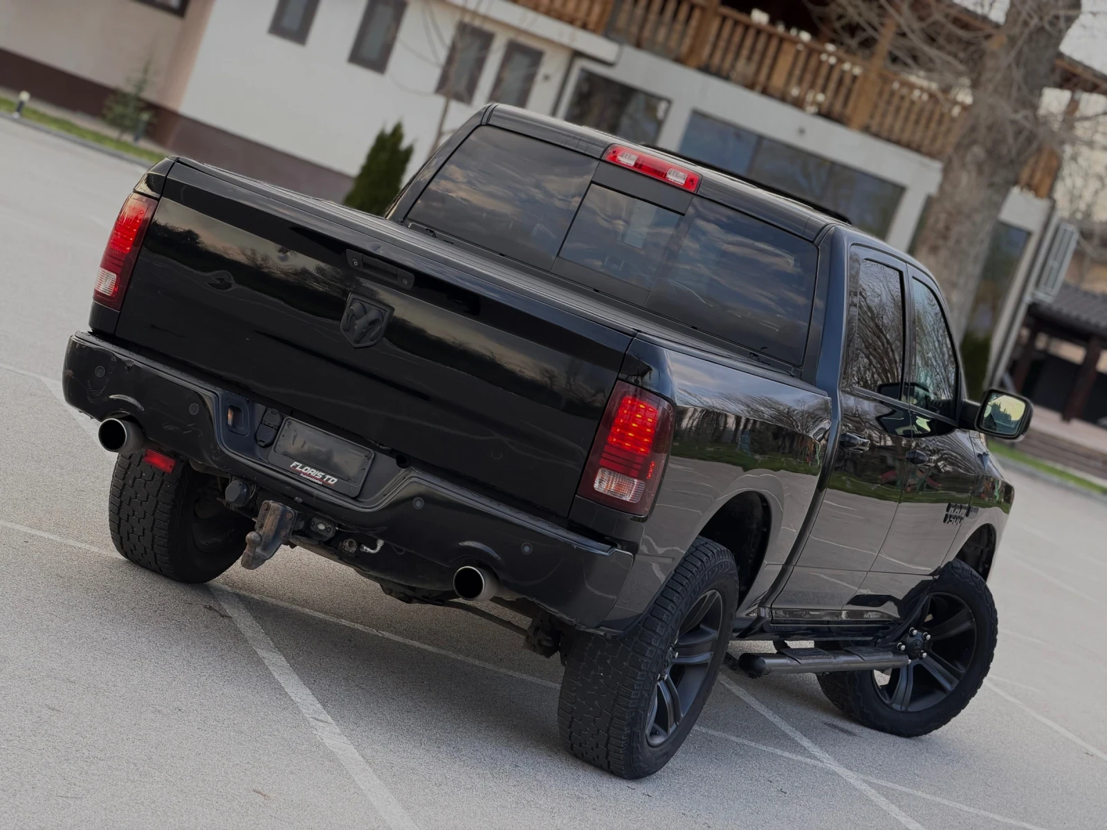 Dodge RAM 1500 5.7 Hemi/Black Edition/LPG/ УНИКАТ, снимка 6 - Автомобили и джипове - 54178527