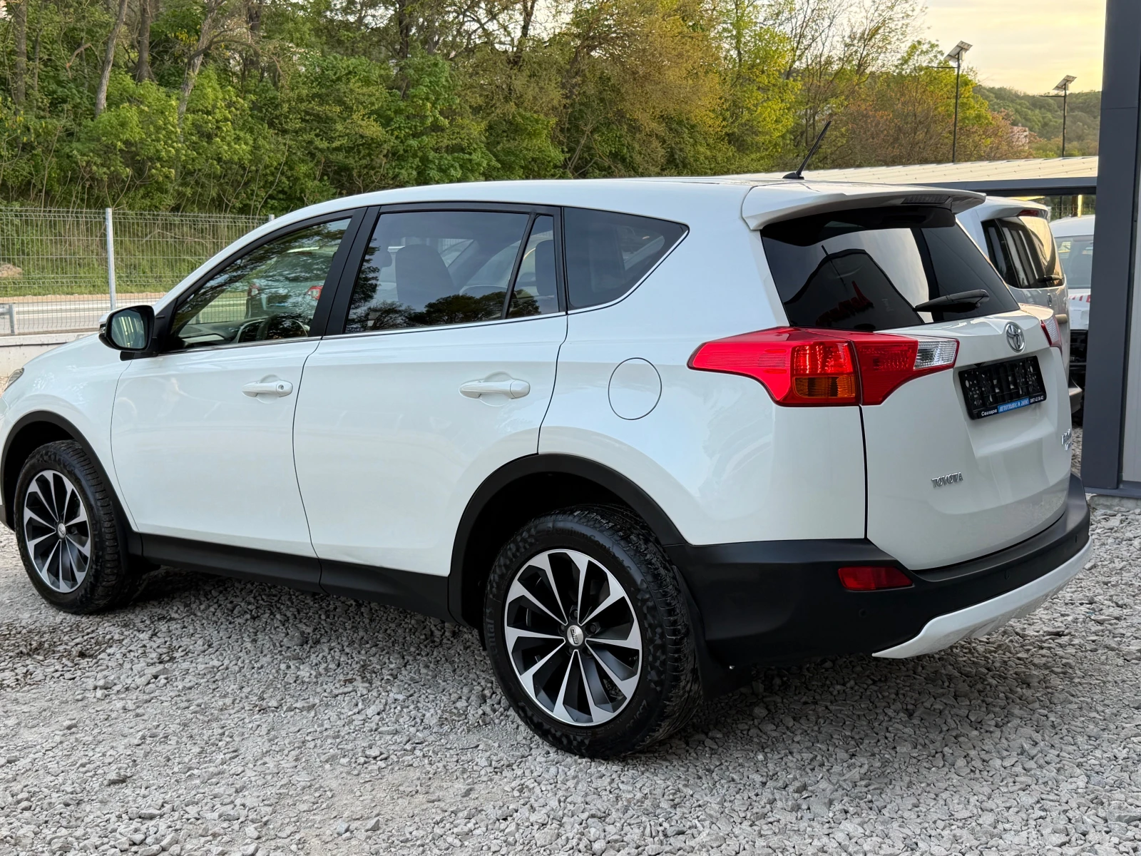 Toyota Rav4 2.0D4D* TOP* 11.09.2015* 4x4, снимка 6 - Автомобили и джипове - 54335658