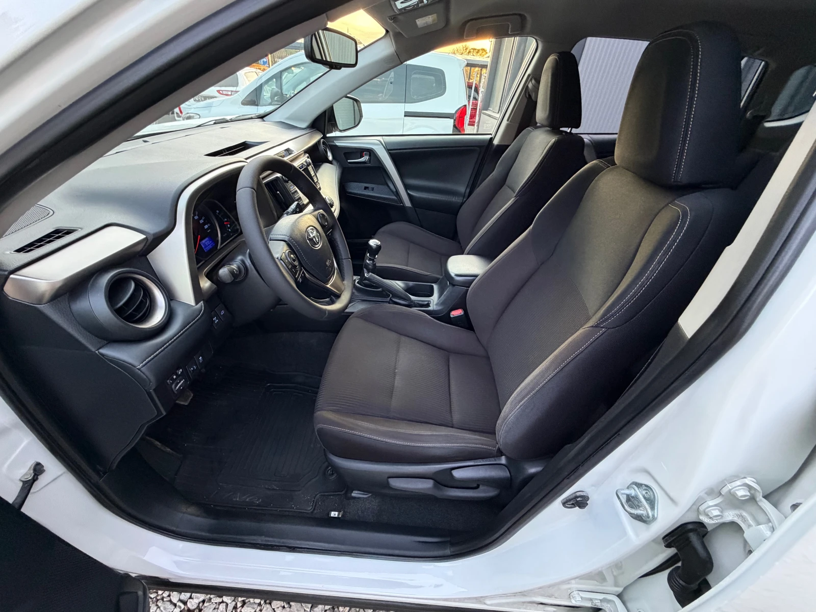 Toyota Rav4 2.0D4D* TOP* 11.09.2015* 4x4, снимка 9 - Автомобили и джипове - 54335658