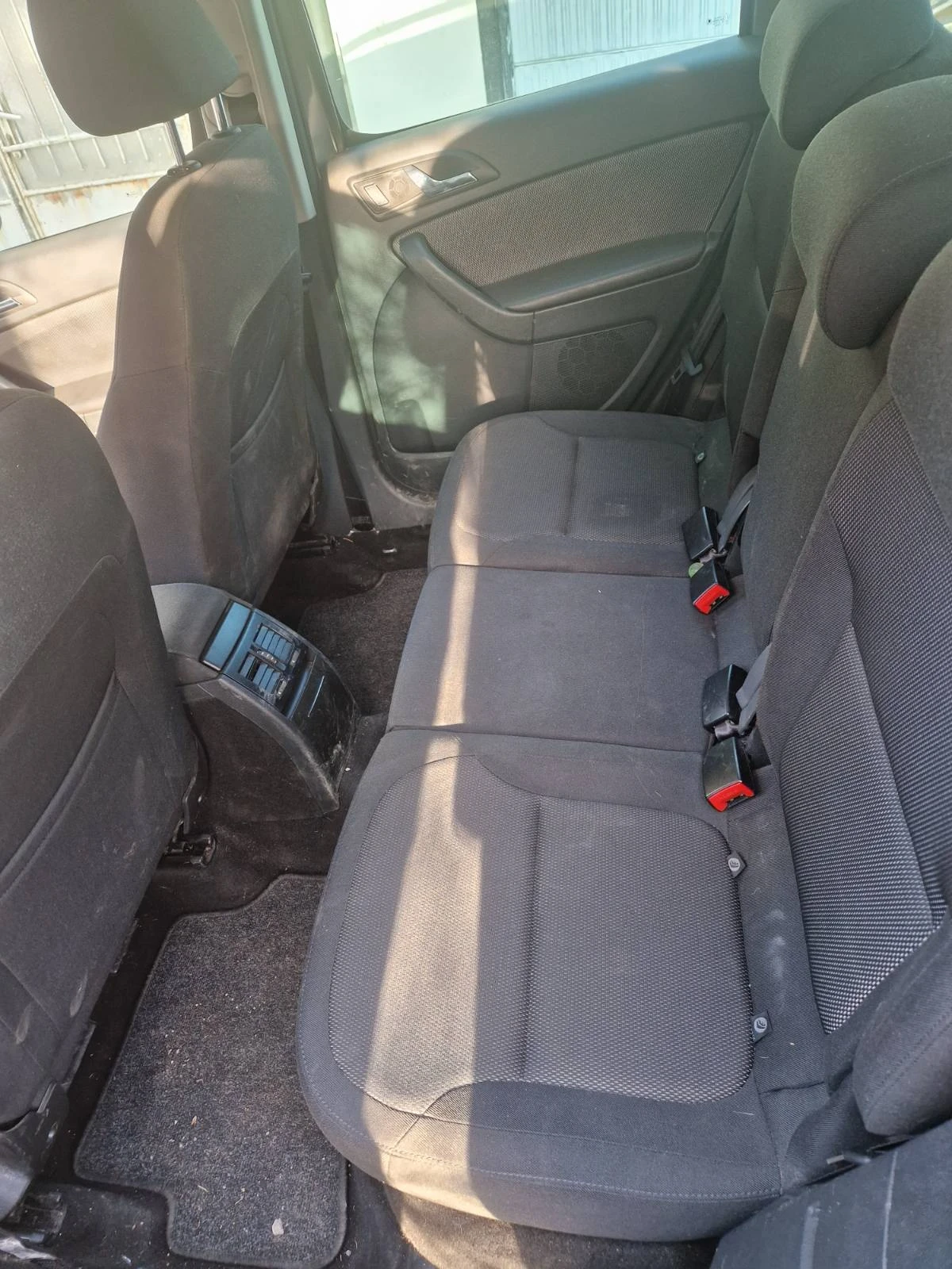 Skoda Yeti 4х4, 2TDI, снимка 11 - Автомобили и джипове - 54409838