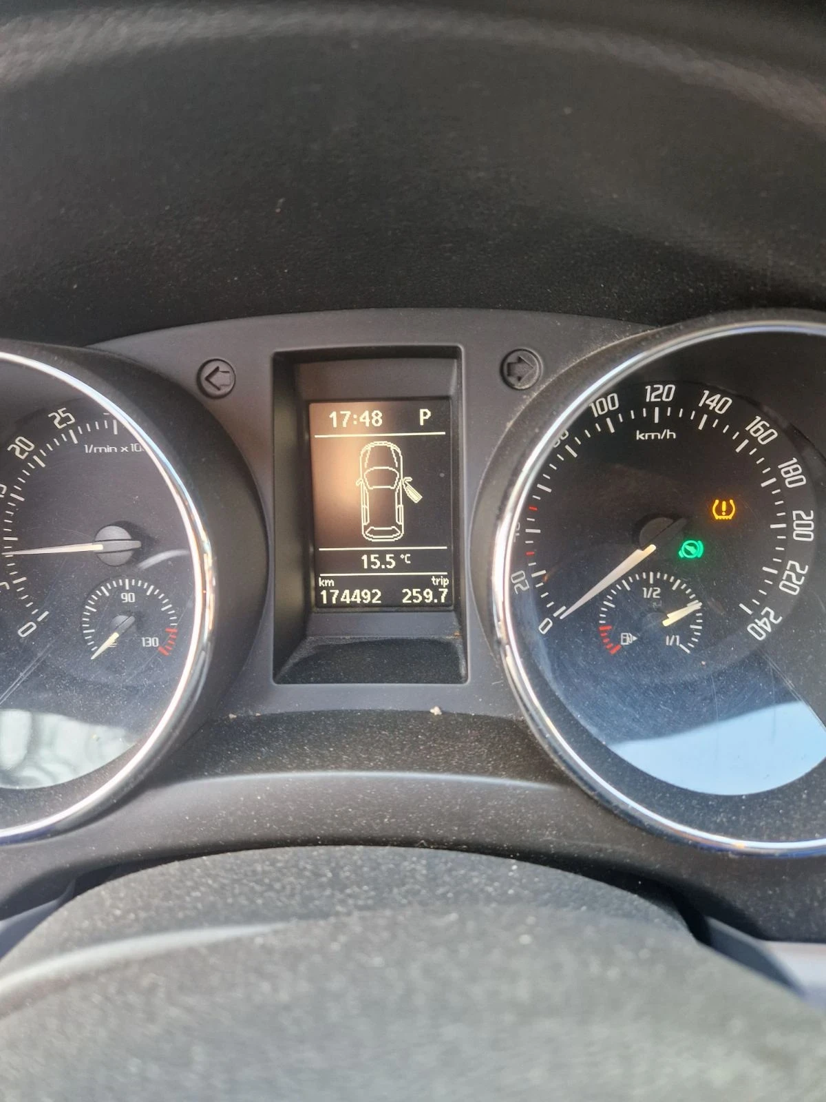 Skoda Yeti 4х4, 2TDI, снимка 15 - Автомобили и джипове - 54409838