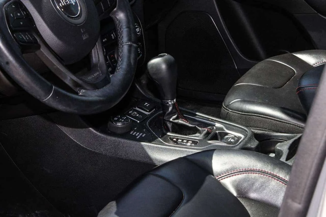 Jeep Cherokee * Trailhawk | Gps| SiriusXM| BkpCam| HtdSeats| Dri, снимка 12 - Автомобили и джипове - 54948199