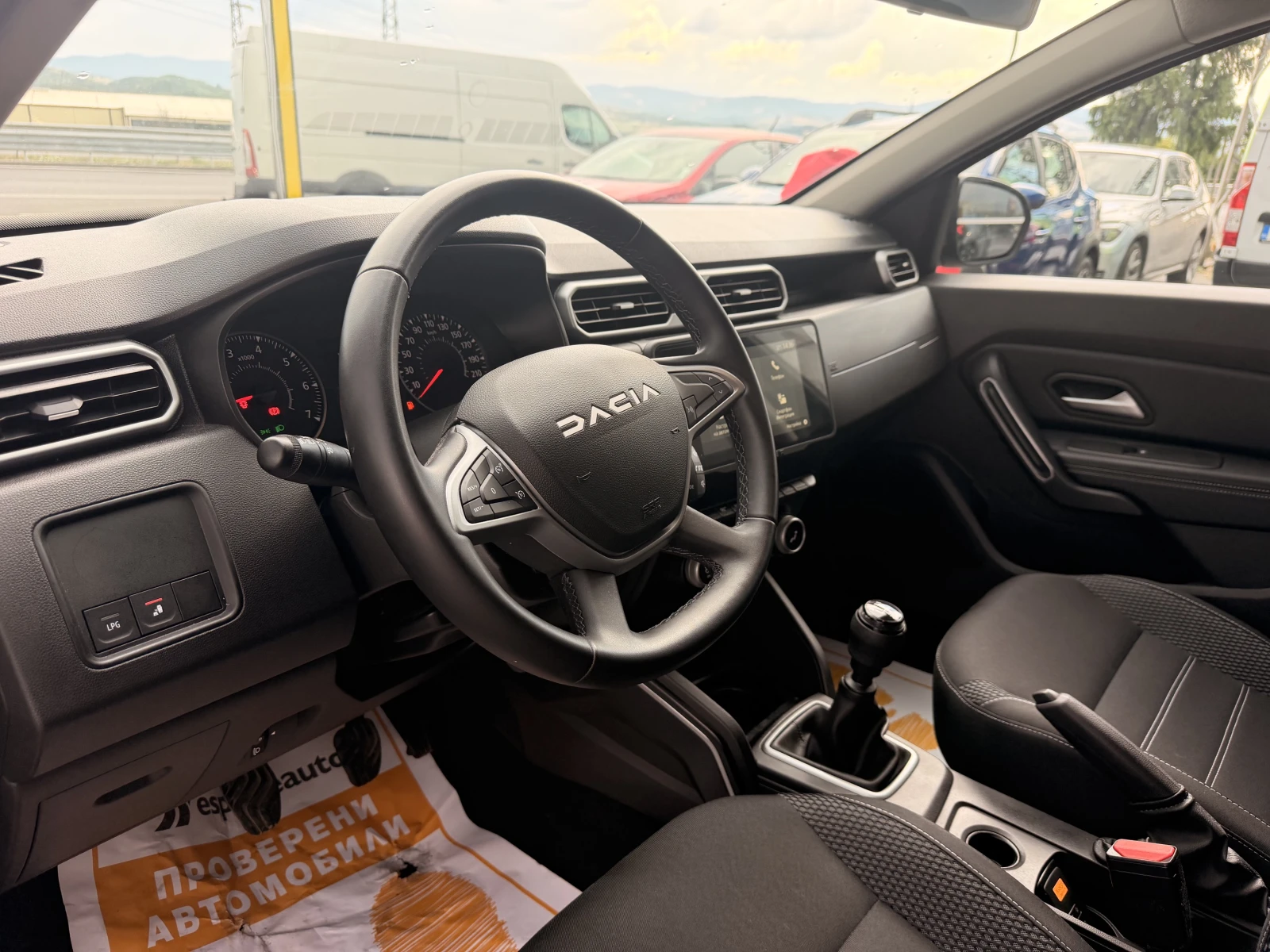 Dacia Duster 1000 куб.см / 100 к.с. / Еco-G, снимка 10 - Автомобили и джипове - 55122522