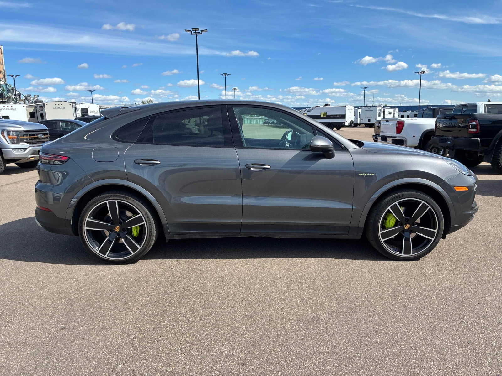 Porsche Cayenne * E Hybrid * АВТОКРЕДИТ * ГЛАВНО ПРЕДСТАВИТЕЛСТВО, снимка 4 - Автомобили и джипове - 55927536