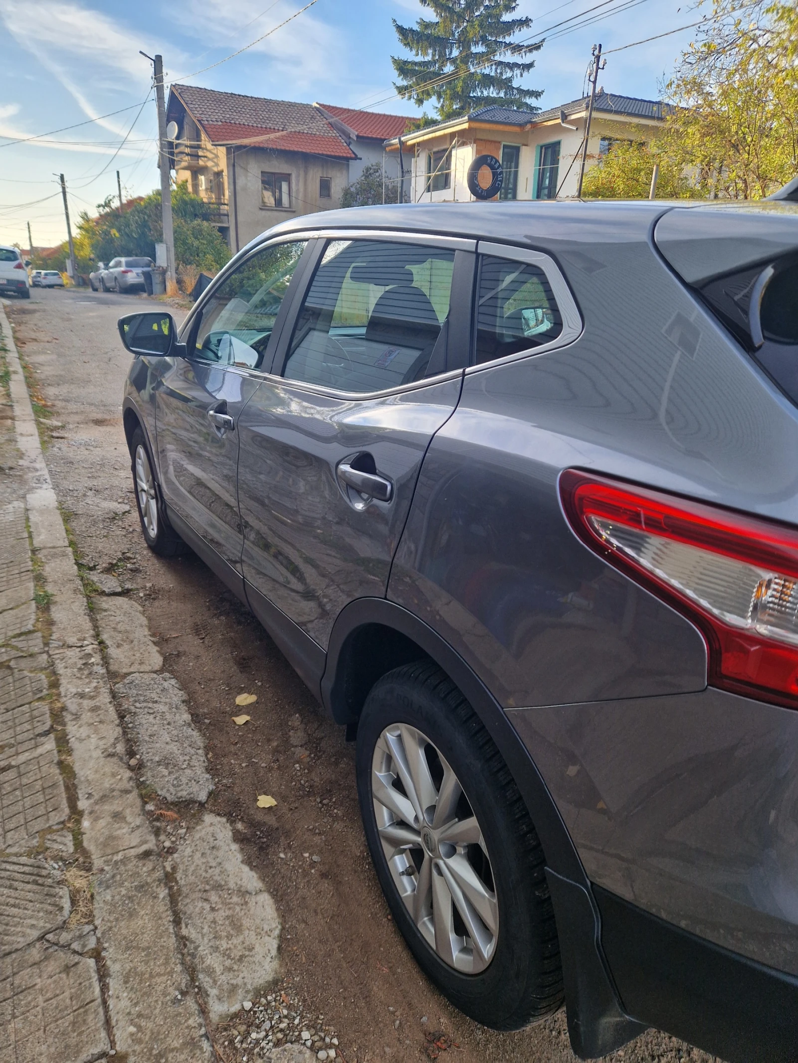 Nissan Qashqai, снимка 6 - Автомобили и джипове - 56594137