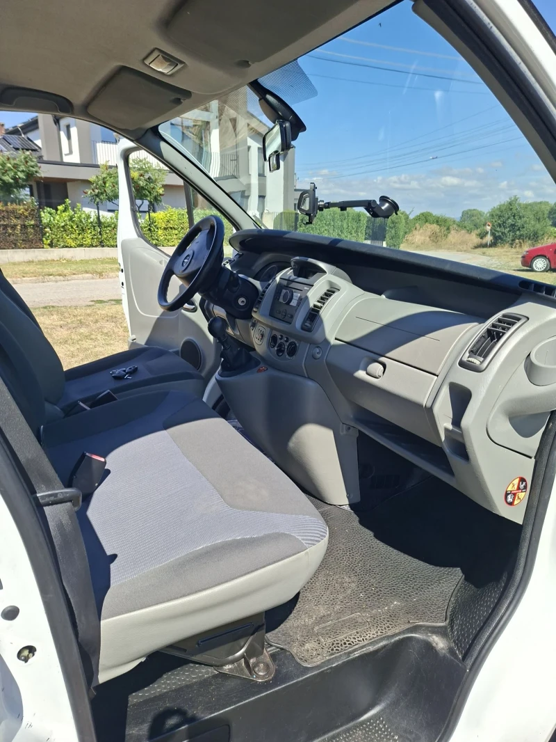 Opel Vivaro, снимка 9 - Бусове и автобуси - 51468233