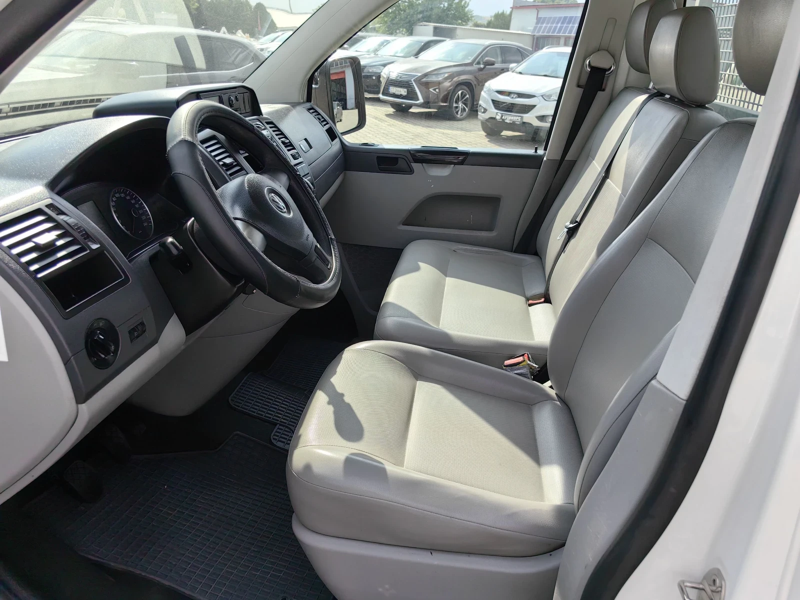 VW Transporter Тооп Състояние Климатик 168000км. 3м Каросерия  - изображение 9