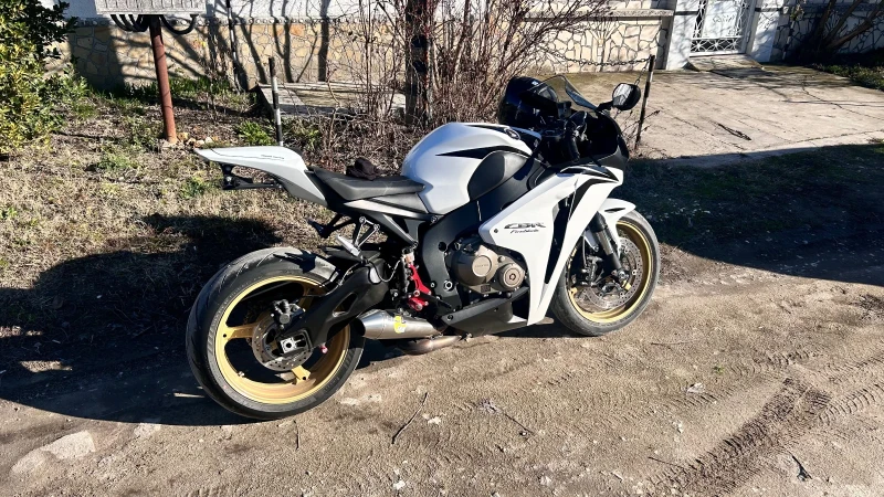 Honda Cbr 1000RR, снимка 2 - Мотоциклети и мототехника - 53418460