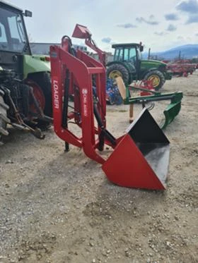 Друг вид Внос товарач за трактор, снимка 1