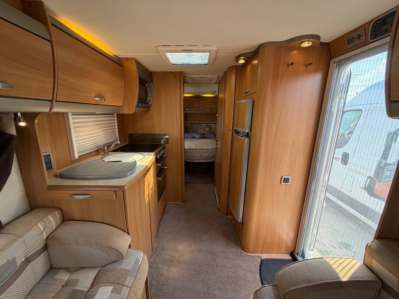 Каравана Tabbert SWIFT CONQUEROR-КРАЛСКА СПАЛНЯ/MOVER/ФОРСЕЛТ/TOP, снимка 3 - Каравани и кемпери - 55063082