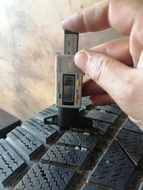 Гуми Зимни 285/45R20, снимка 7