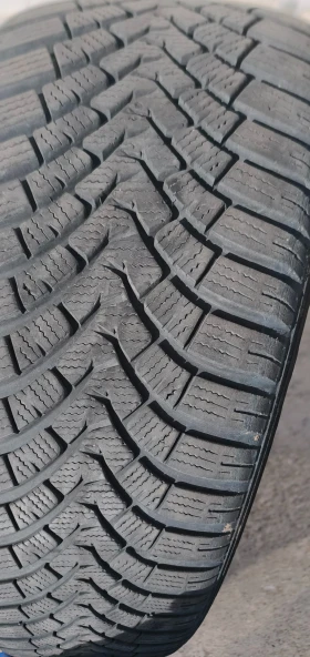 Гуми Зимни 215/55R17, снимка 5