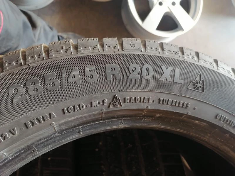 Гуми Зимни 285/45R20, снимка 11 - Гуми и джанти - 32081823