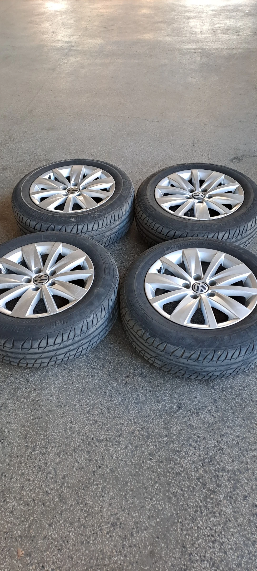 ���� � ������ 205/60R16 �� VW Passat | Mobile.bg � ����������� 1