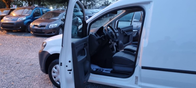 VW Caddy 1.6tdi+klima, снимка 5 - Автомобили и джипове - 42841577