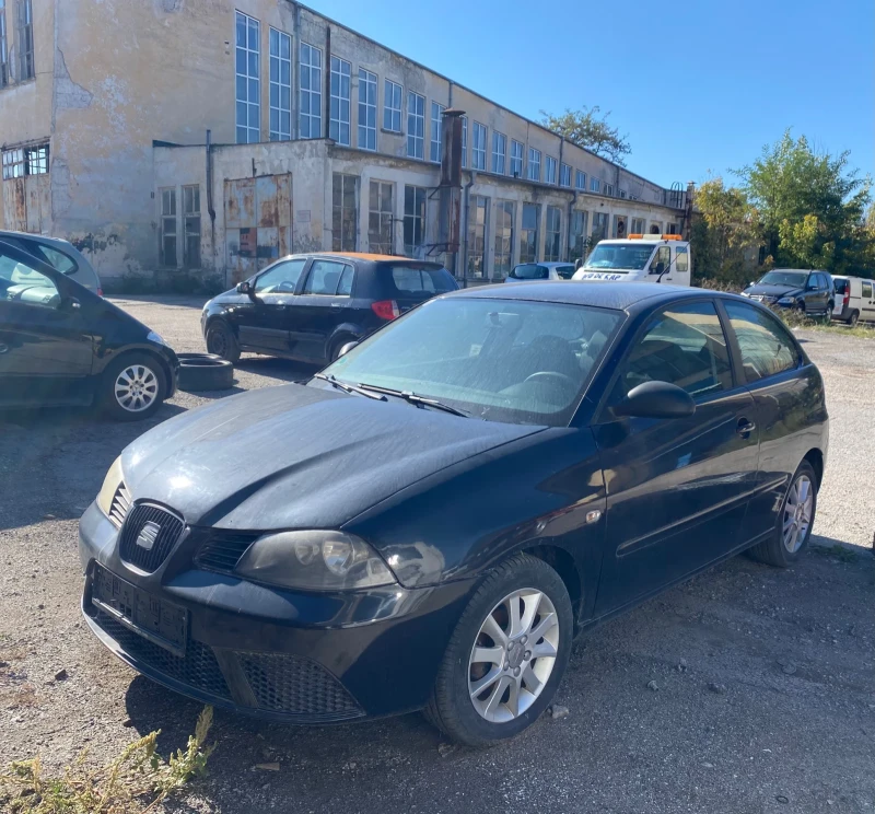 Seat Ibiza 1.4i* Facelift, снимка 1 - Автомобили и джипове - 47597204