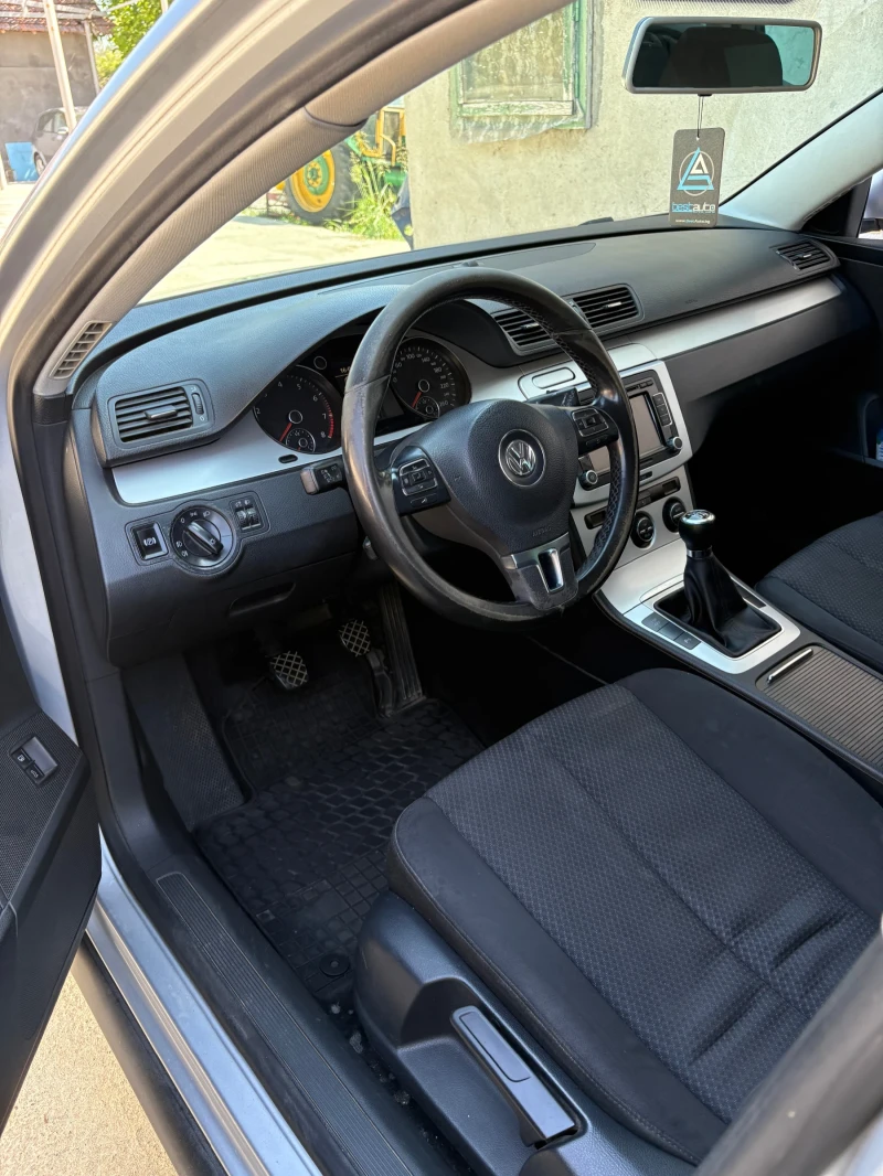 VW Passat, снимка 5 - Автомобили и джипове - 52877328