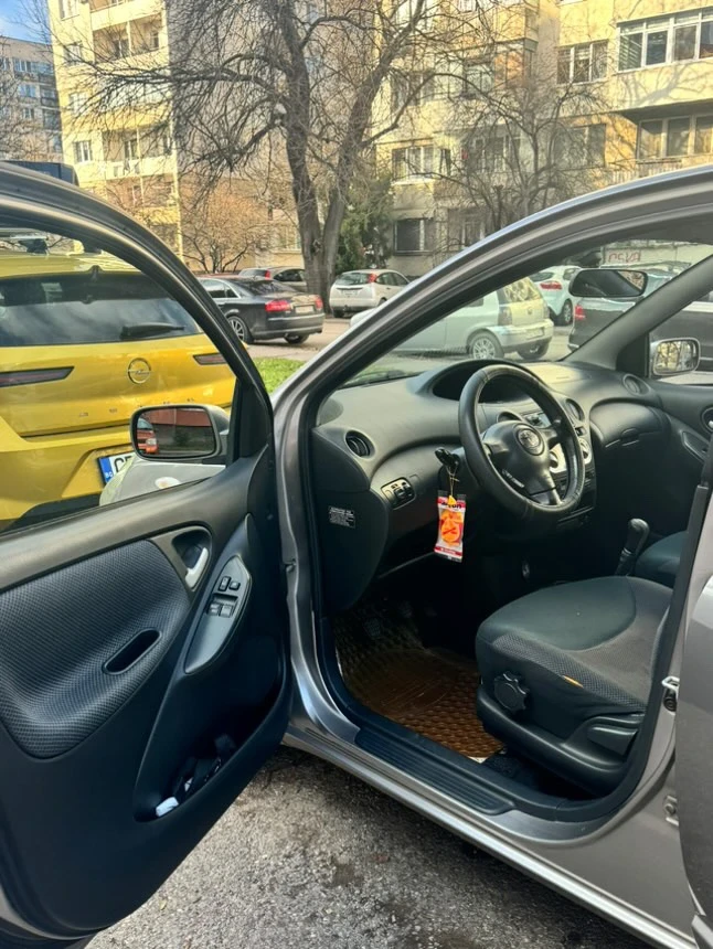 Toyota Yaris, снимка 5 - Автомобили и джипове - 48522682