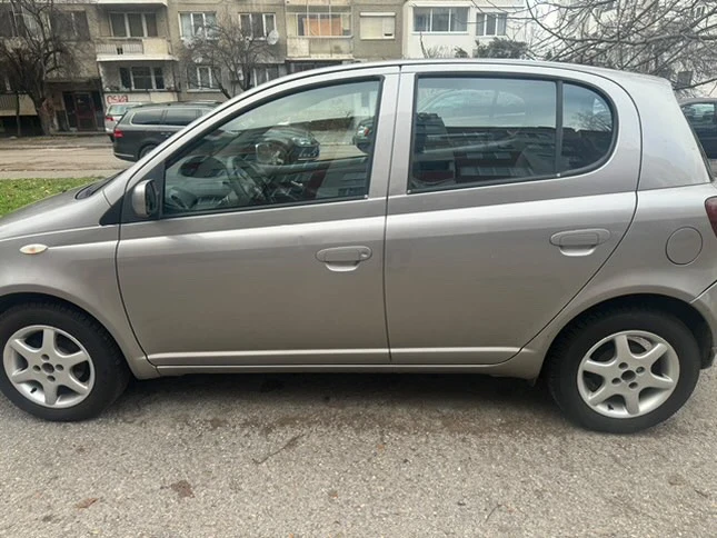 Toyota Yaris, снимка 2 - Автомобили и джипове - 48522682