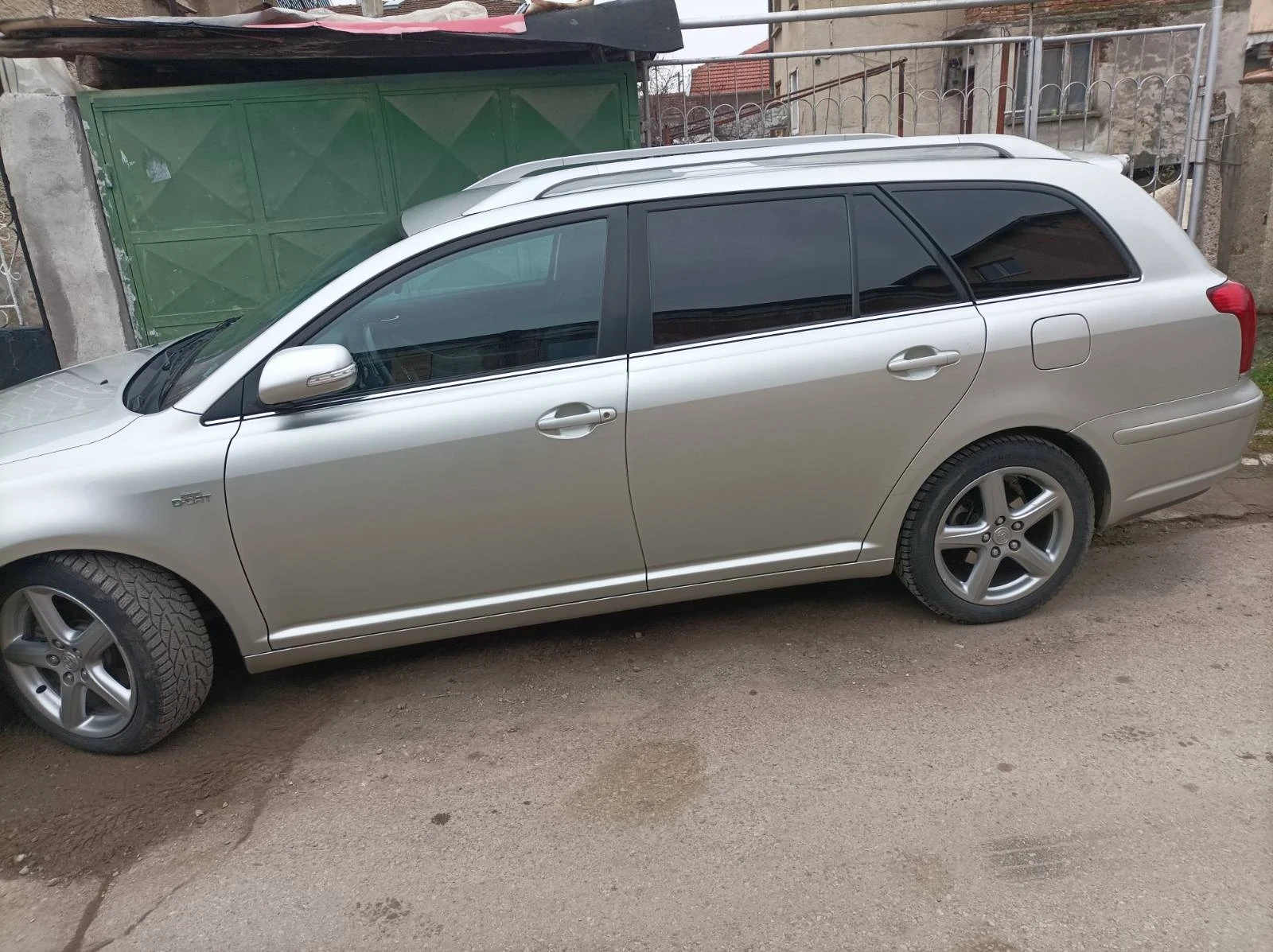 Toyota Avensis 2'2D4D - изображение 6