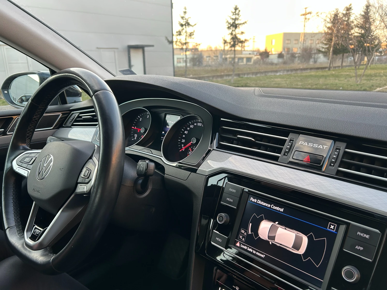 VW Passat 2.0 TDI R-Line - изображение 10