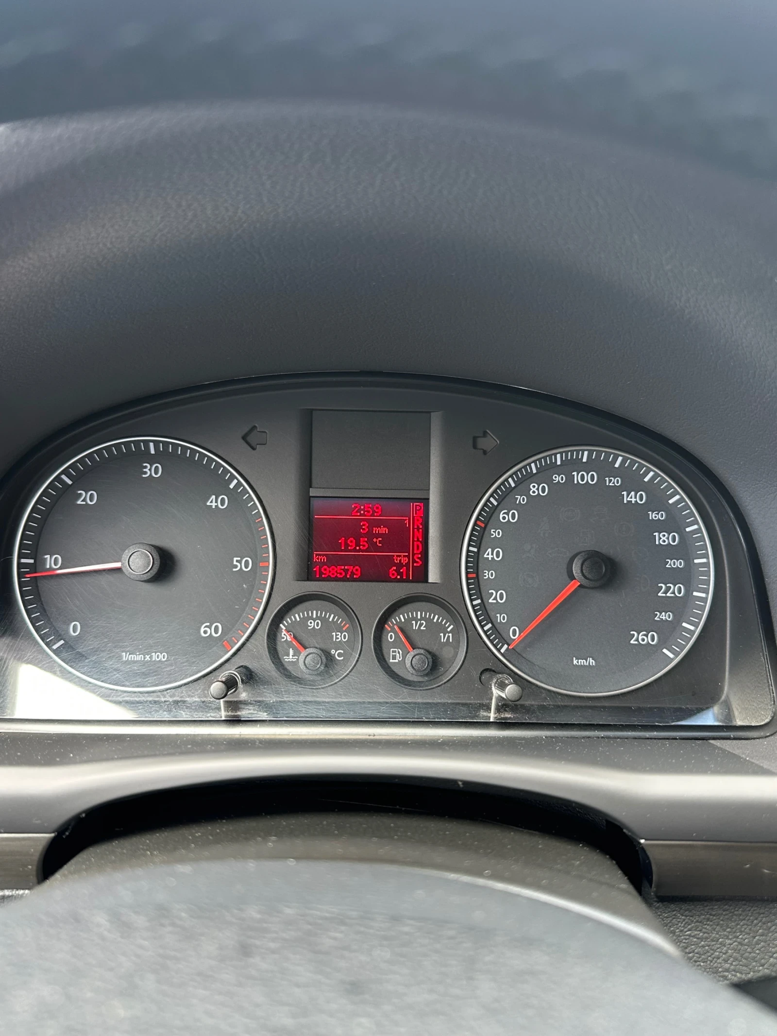 VW Touran 1.9TDi DSG Automat - изображение 6