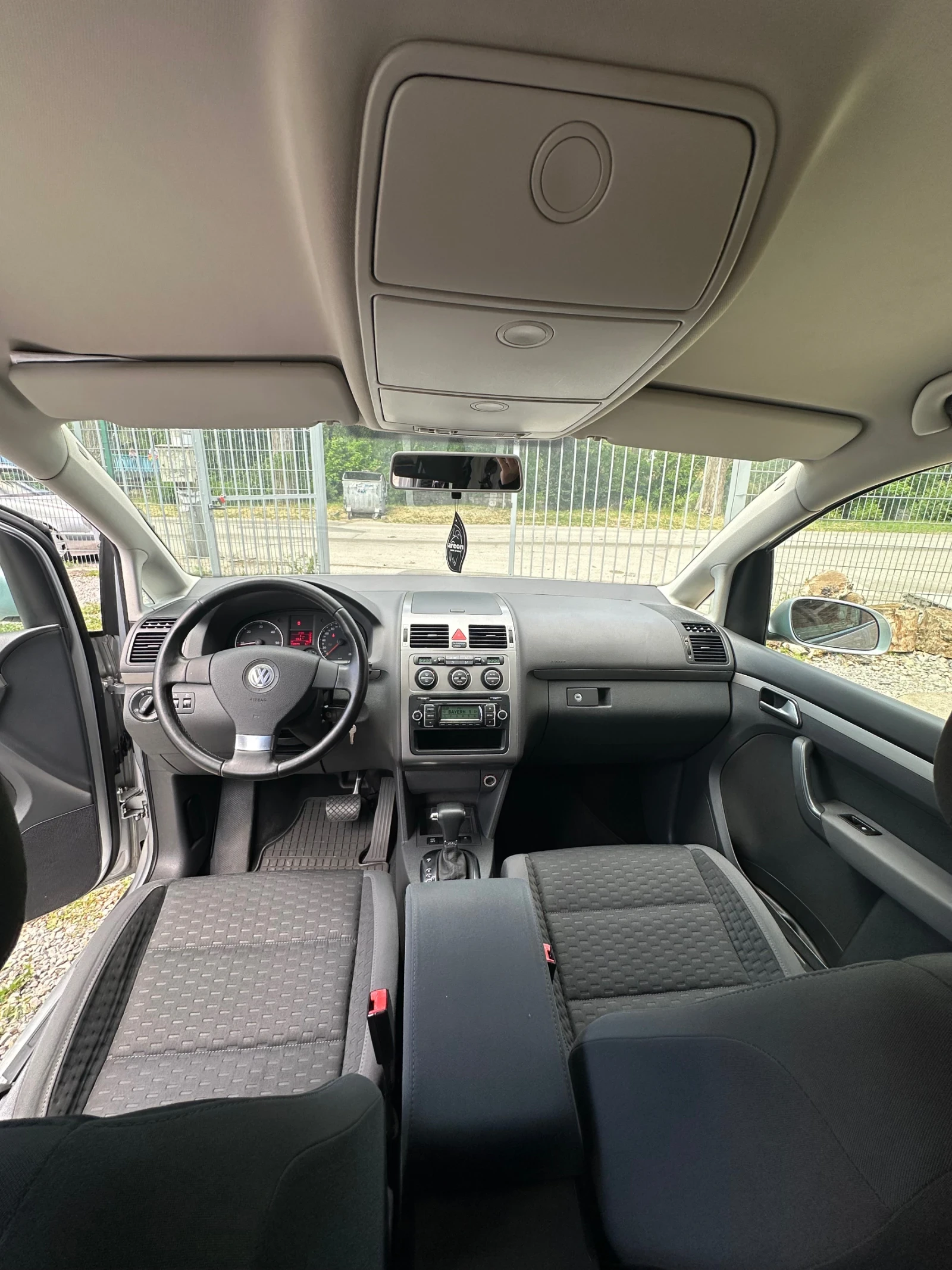 VW Touran 1.9TDi DSG Automat - изображение 7