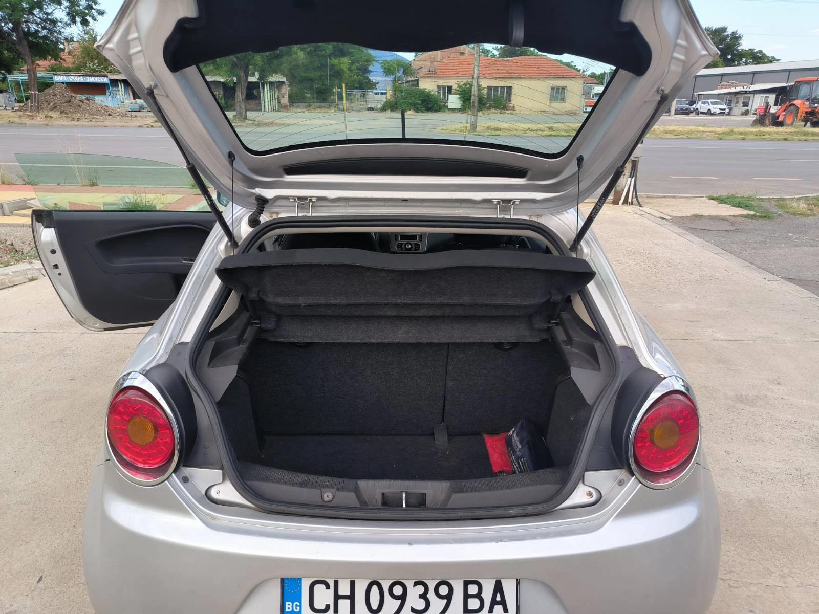 Alfa Romeo MiTo 1.4i-6sk-Euro-5A - изображение 9