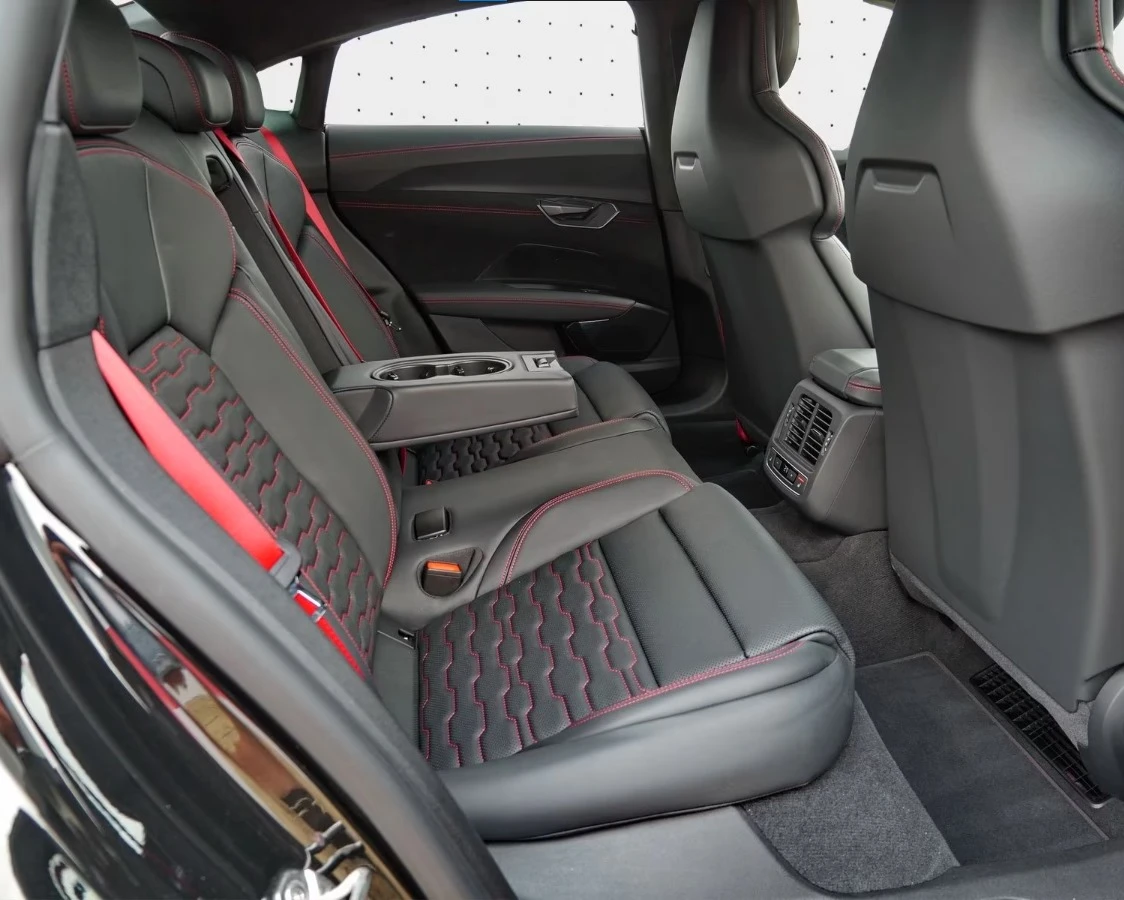Audi E-Tron GT Performance* Ceramic* HuD* Carbon* B&O - изображение 8