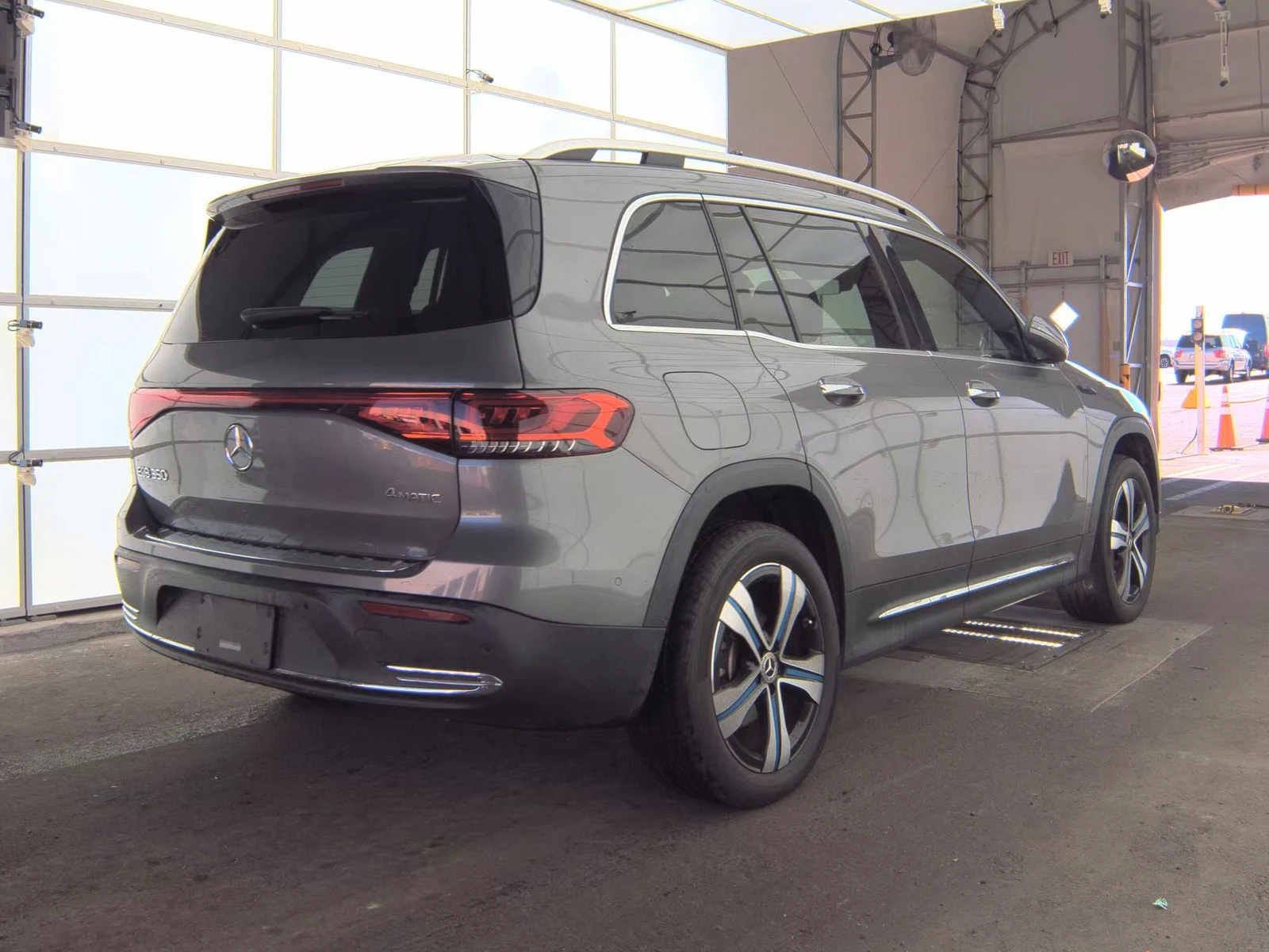 Mercedes-Benz EQB  - изображение 5