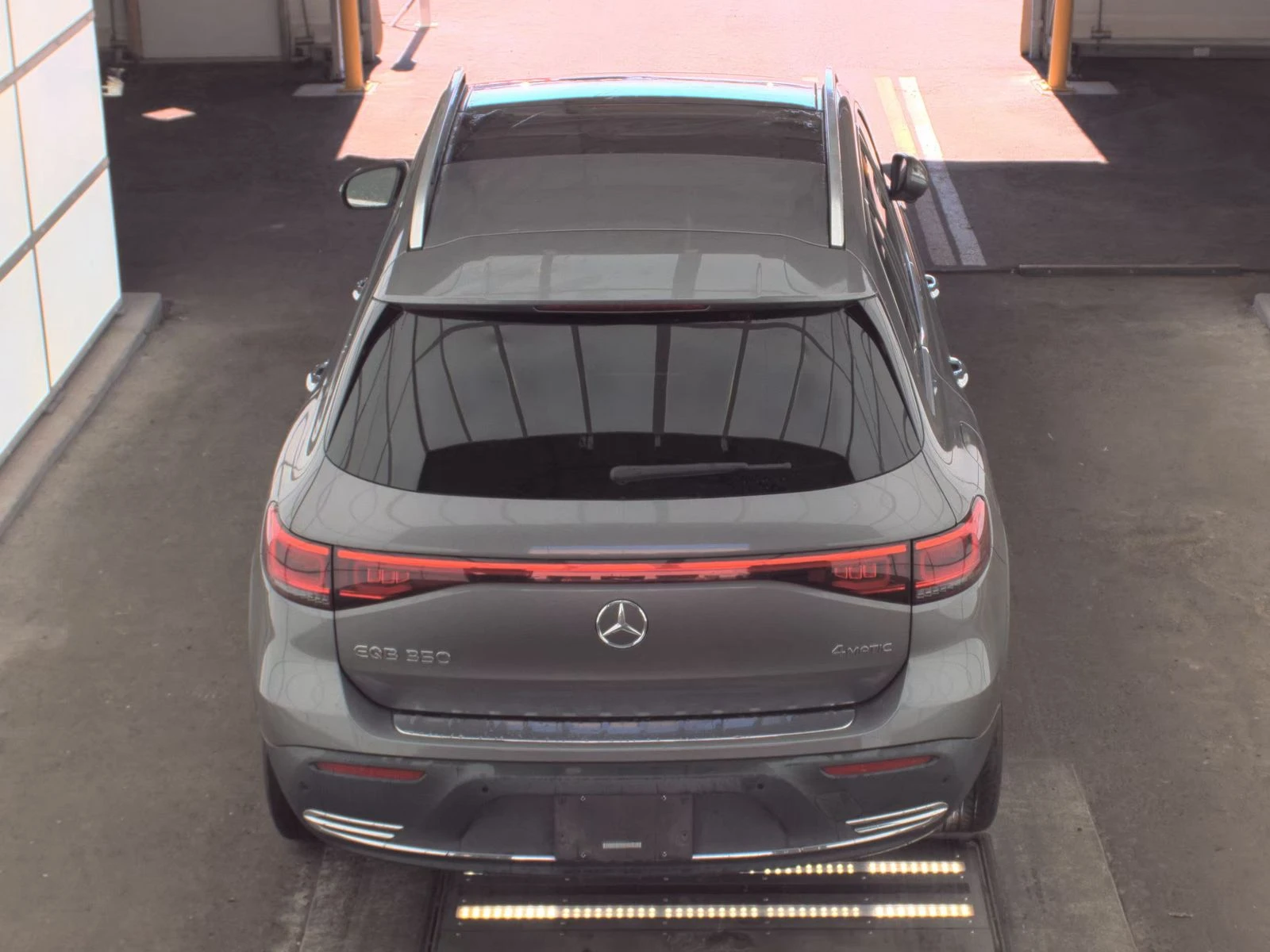 Mercedes-Benz EQB  - изображение 4